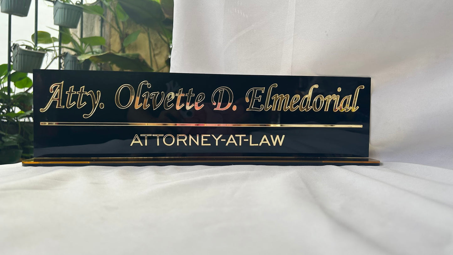 Custom Acrylic Desk Name Plate – Personalized Office Name Sign for Professionals & Executives