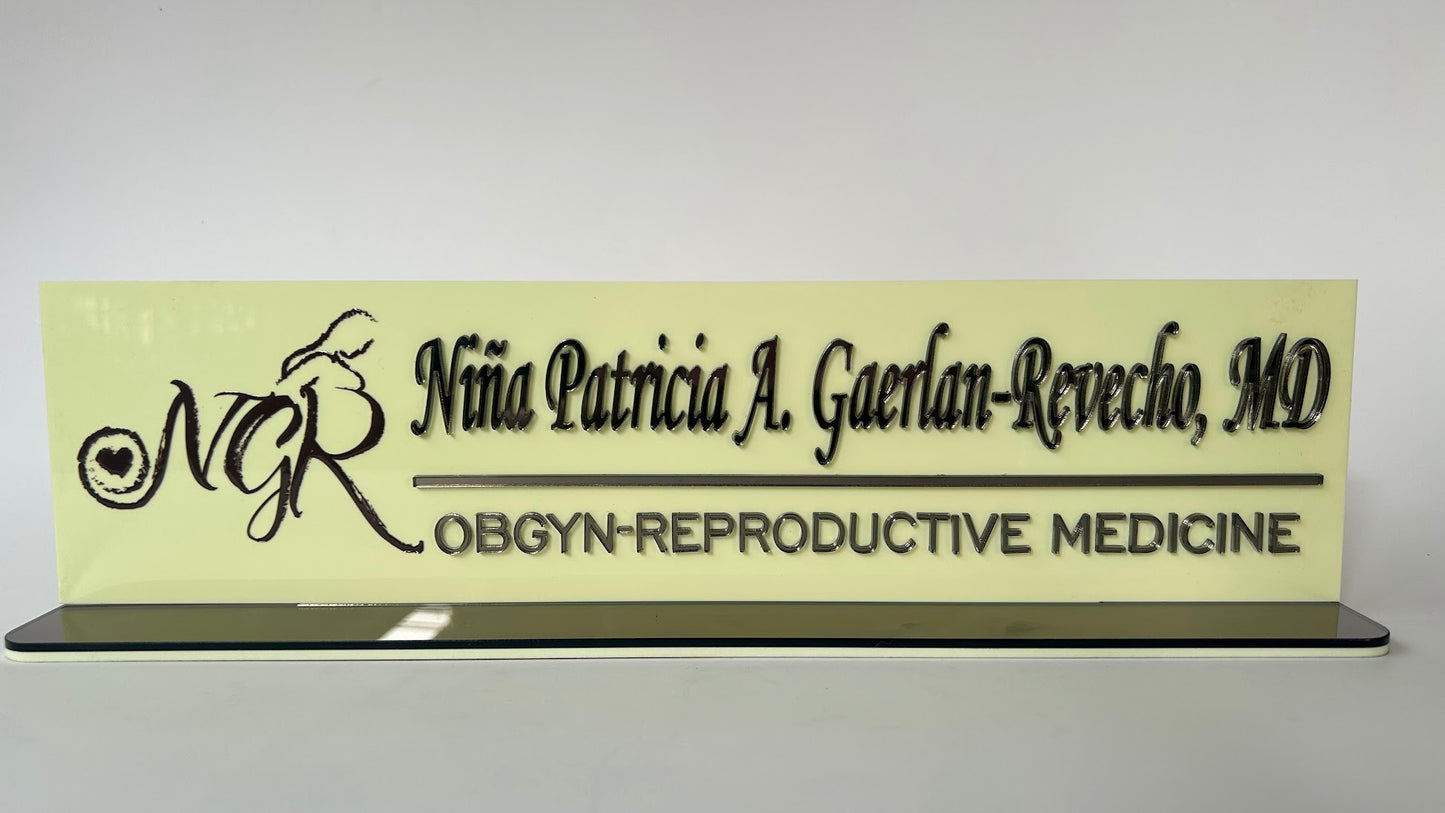 Custom Acrylic Desk Name Plate – Personalized Office Name Sign for Professionals & Executives
