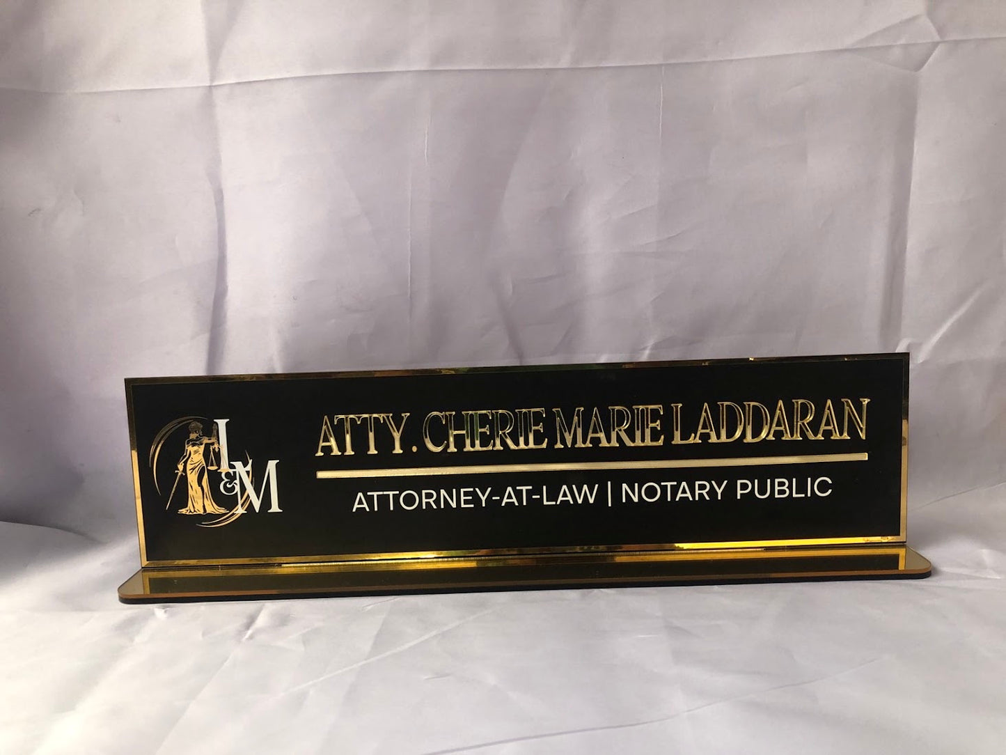 Custom Acrylic Desk Name Plate – Personalized Office Name Sign for Professionals & Executives