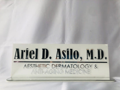 Custom Acrylic Desk Name Plate – Personalized Office Name Sign for Professionals & Executives